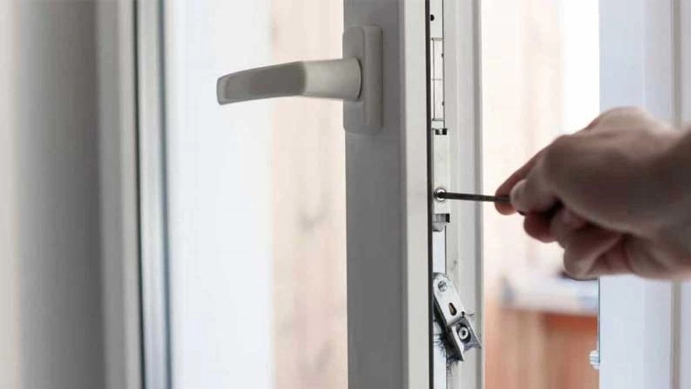 رگلاژ و تعمیرات تخصصی پنجره دوجداره upvc در رشت09114229227 رگلاژ و تعمیرات تخصصی پنجره دوجداره upvc در رشت09114229227
